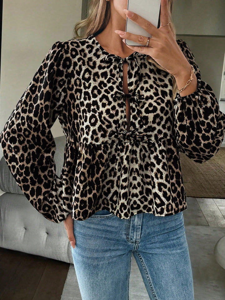 Blusa com Estampado de Leopardo e Mangas Farol