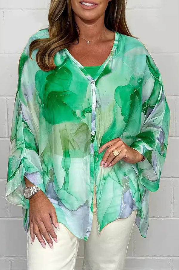 Blusa Folgada com Botões e Estampado de Aguarela