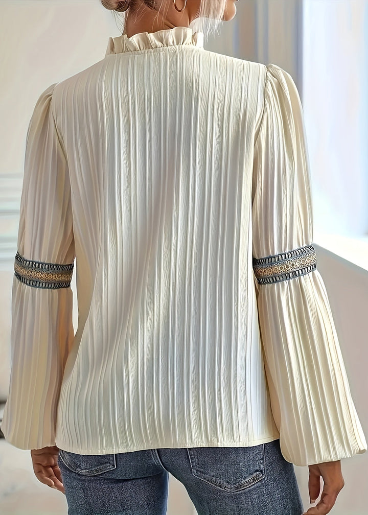 Blusa Plissada de Manga Comprida com Remate Bordado