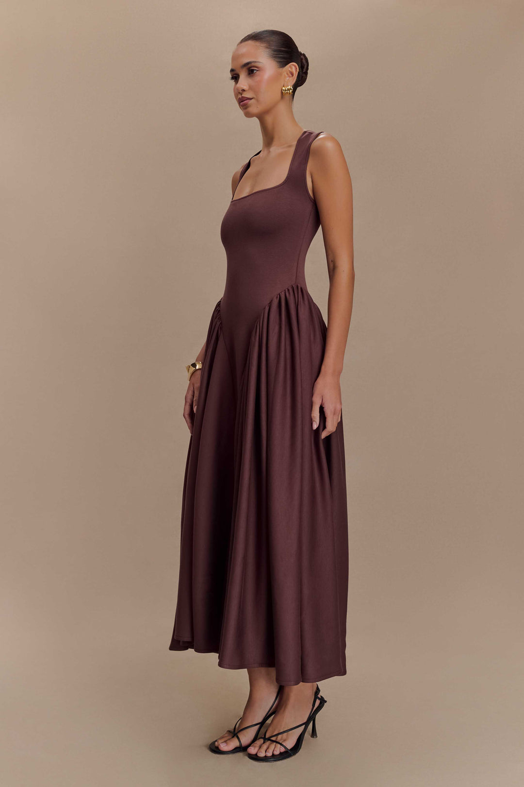 Sara - Vestido midi em malha castanho