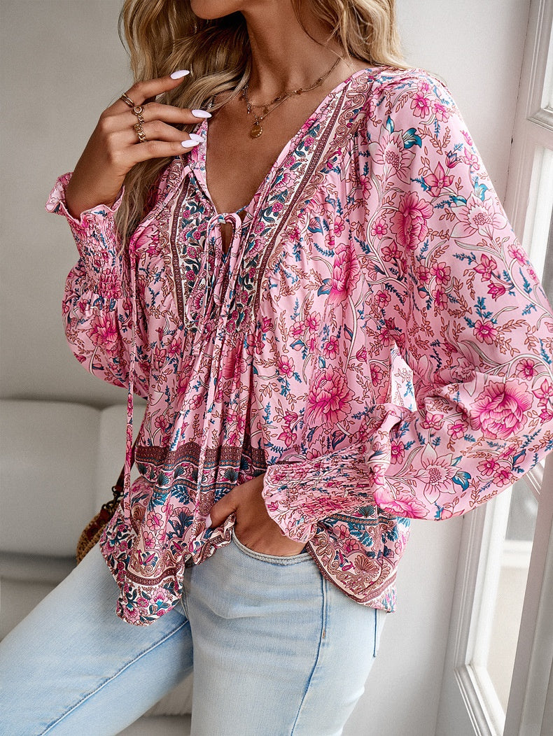 Túnica Boémio Floral com Mangas Compridas e Decote em V