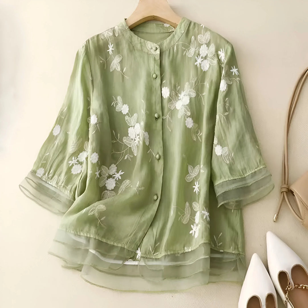 Blusa Bordada com Design Abotoado