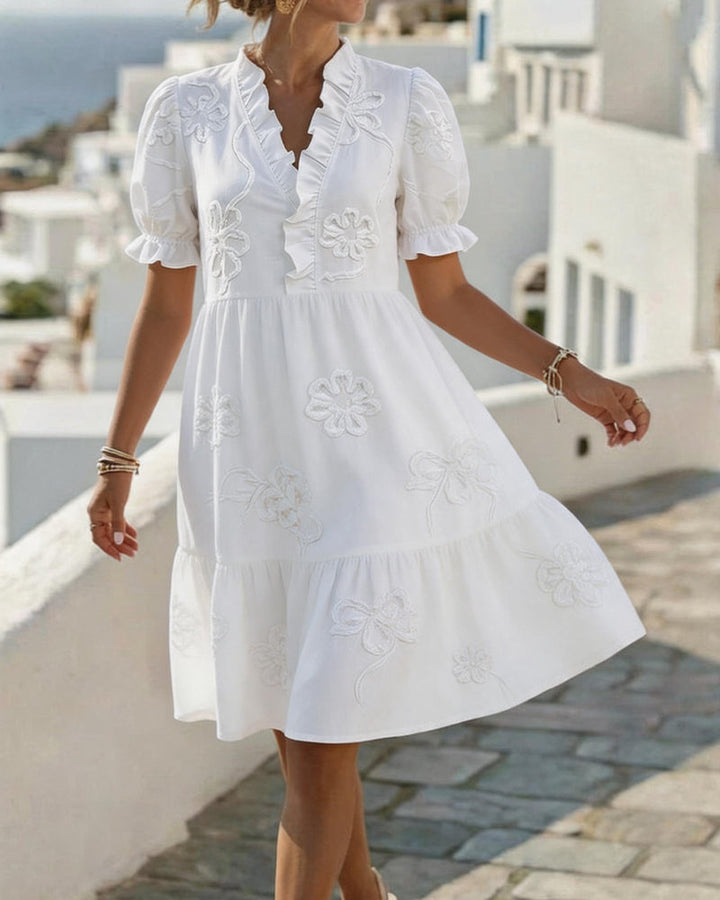 Flor | Vestido bordado com folhos delicados