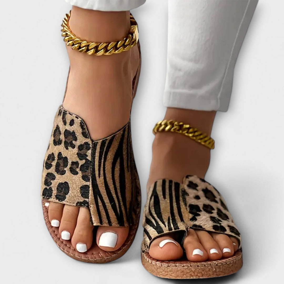 Tareyja - Sandálias Bicolores com Estampado de Leopardo