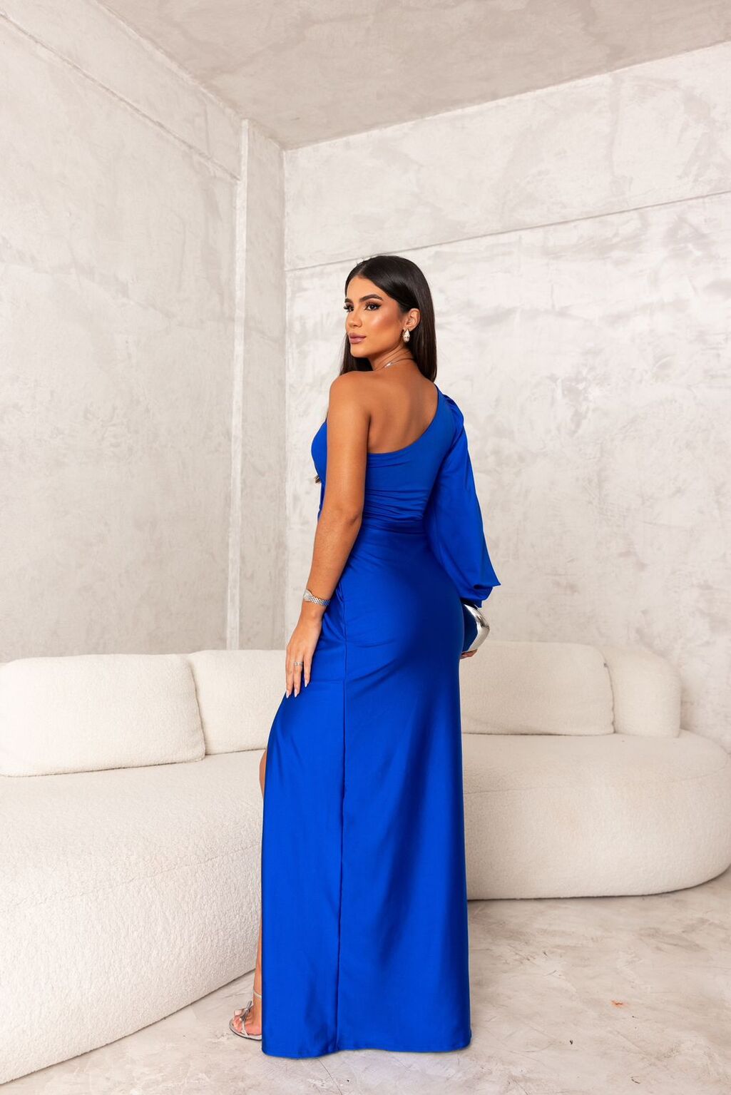 Aura Divine - O Vestido Elegante
