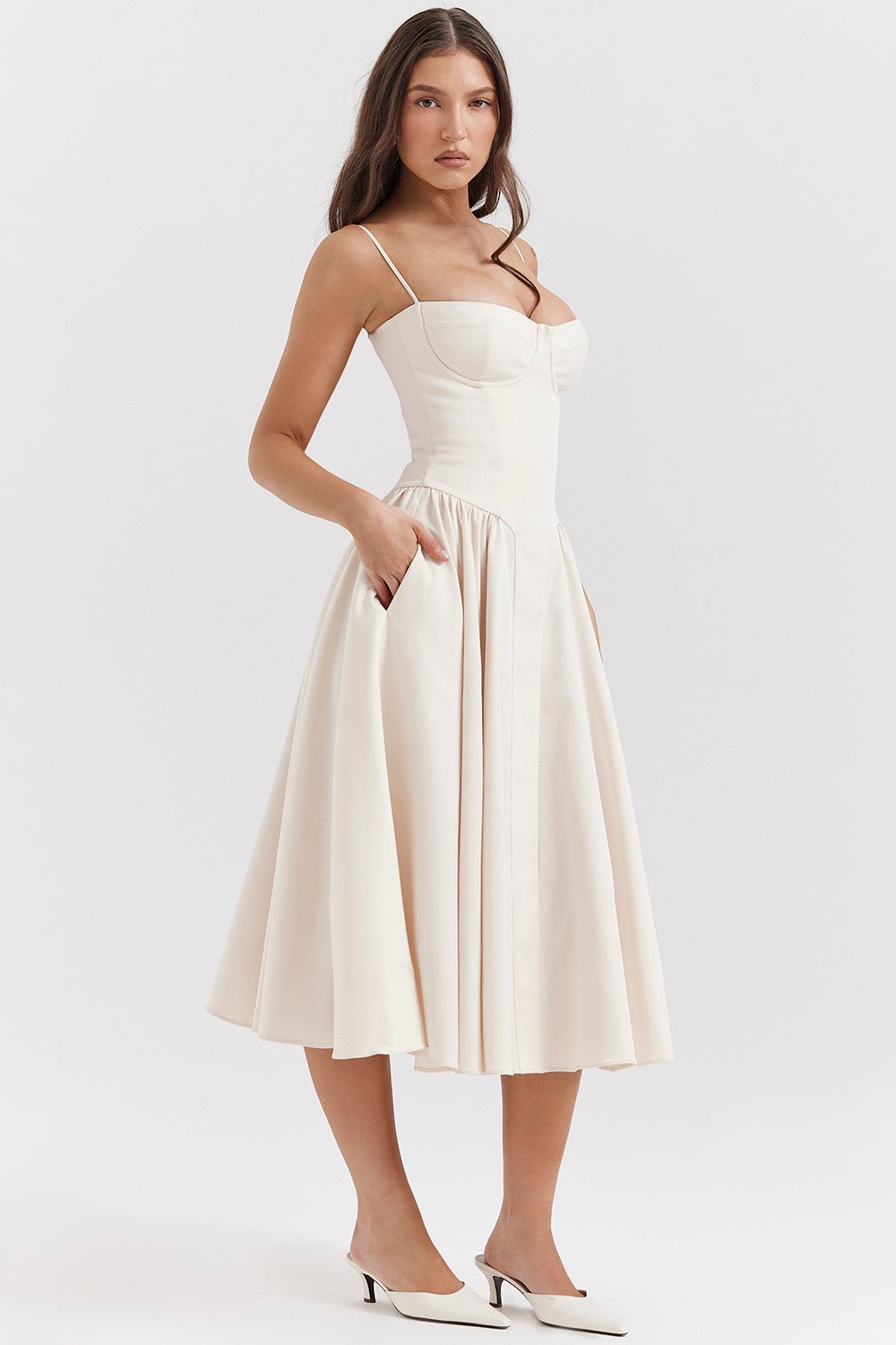 Vestido Midi Estruturado com Sutiã Embutido