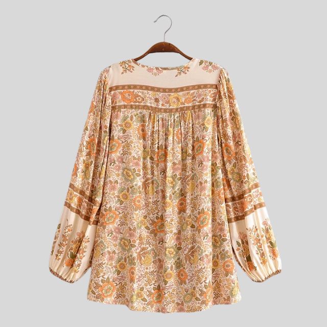 Blusa Folgada Floral com Botões e Mangas Compridas