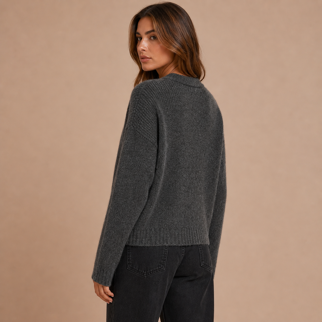 Noa – Cárdigan de Malha Suave com Laço Frontal Minimalista