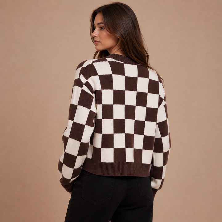 Leyre – Cárdigan Cropped de Xadrez Bicolor com Ar Retro Descontraído