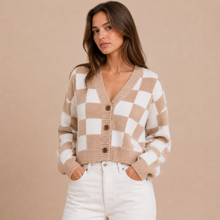 Leyre – Cárdigan Cropped de Xadrez Bicolor com Ar Retro Descontraído