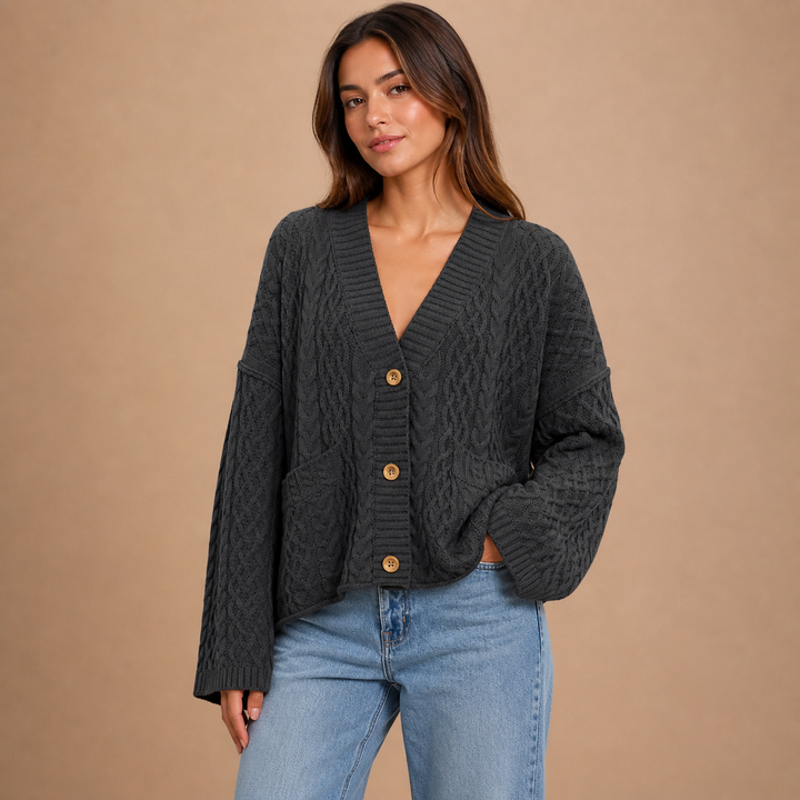Marisol – Cárdigan de Malha Entrançada Oversize com Essência Clássica Descontraída
