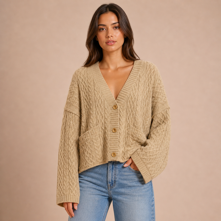 Marisol – Cárdigan de Malha Entrançada Oversize com Essência Clássica Descontraída