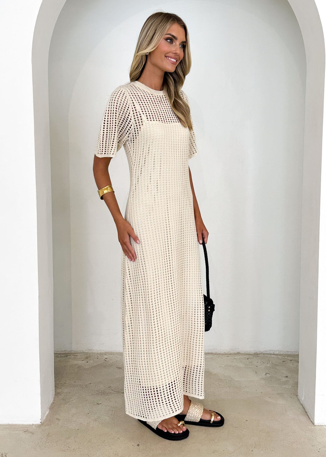 Maxi Vestido de croché em Ponto Abertos na Cor Creme