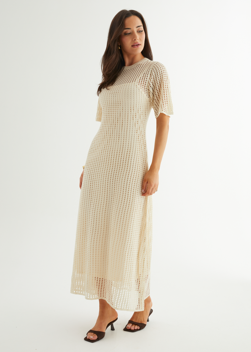 Maxi Vestido de croché em Ponto Abertos na Cor Creme