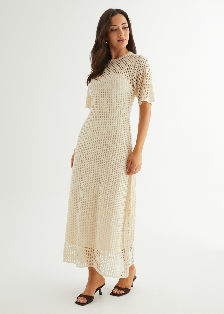 Maxi Vestido de croché em Ponto Abertos na Cor Creme