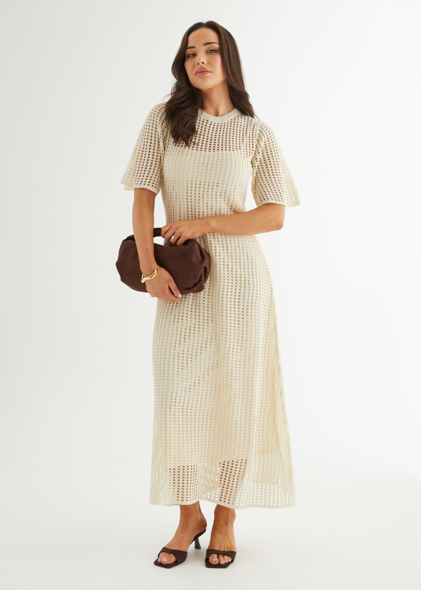 Maxi Vestido de croché em Ponto Abertos na Cor Creme