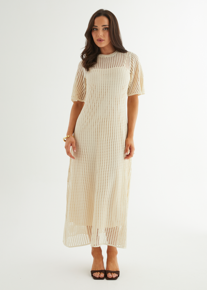 Maxi Vestido de croché em Ponto Abertos na Cor Creme