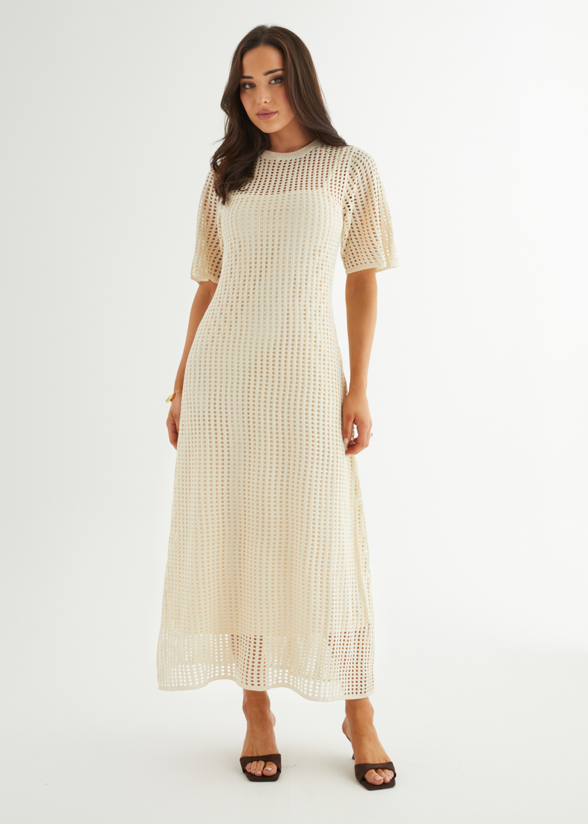 Maxi Vestido de croché em Ponto Abertos na Cor Creme