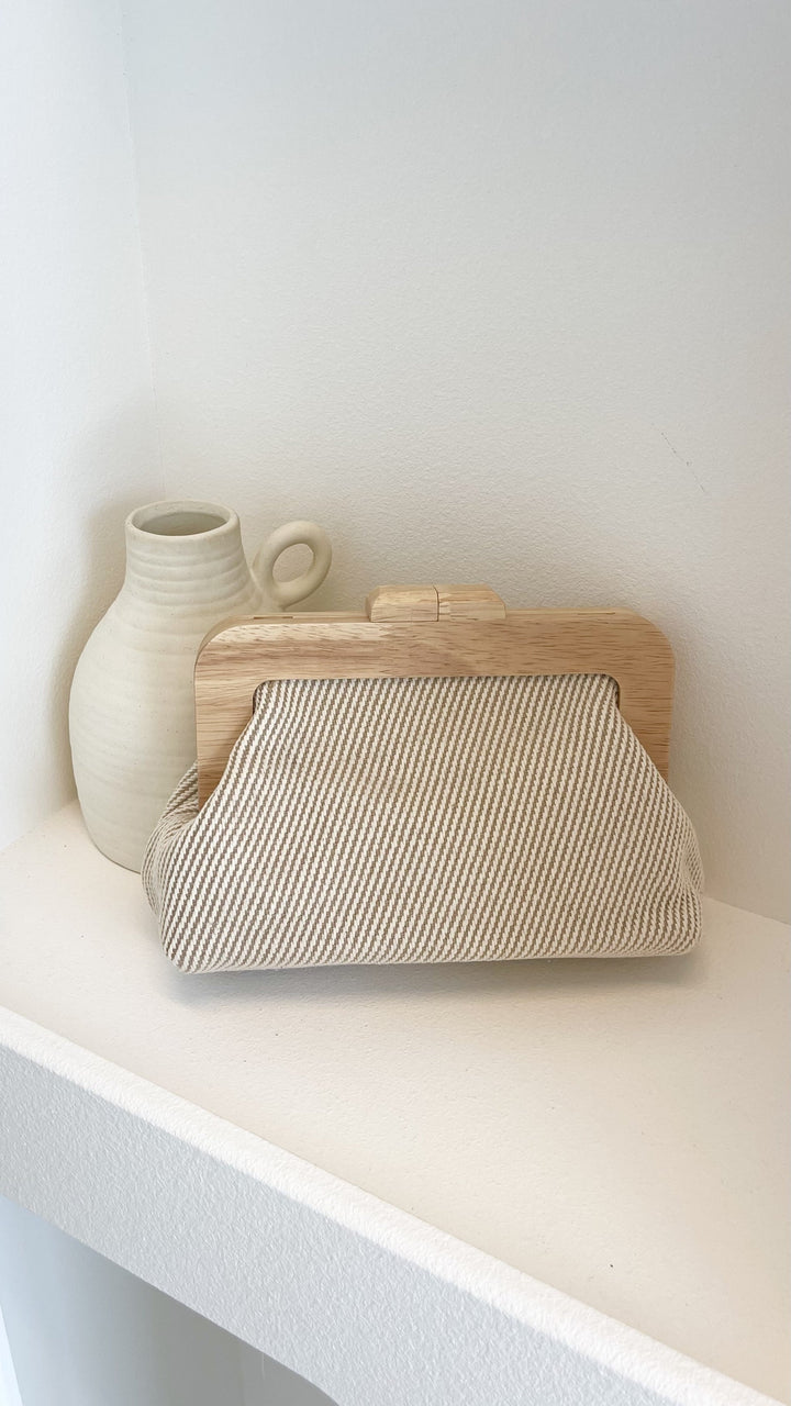 Clutch de Madeira com Tecido Tessa - Camelo e Natural