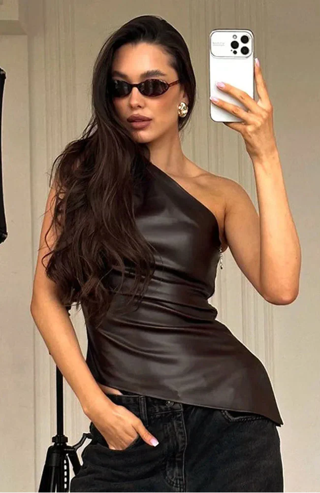 Top Naomi