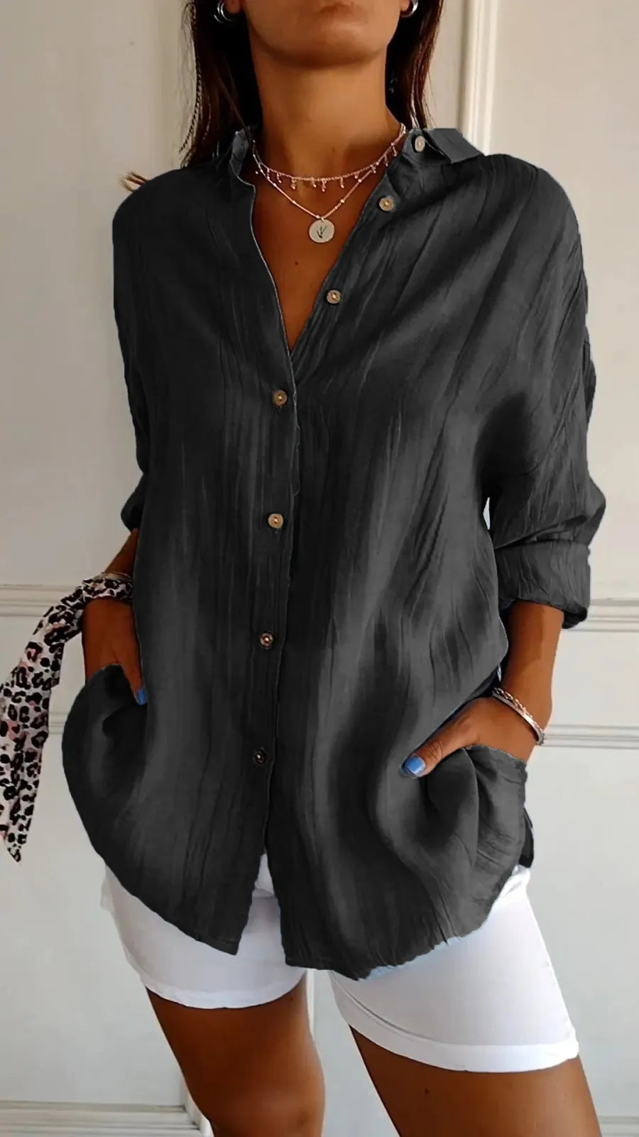 Camisa com Botões, Solapa e Mangas Compridas
