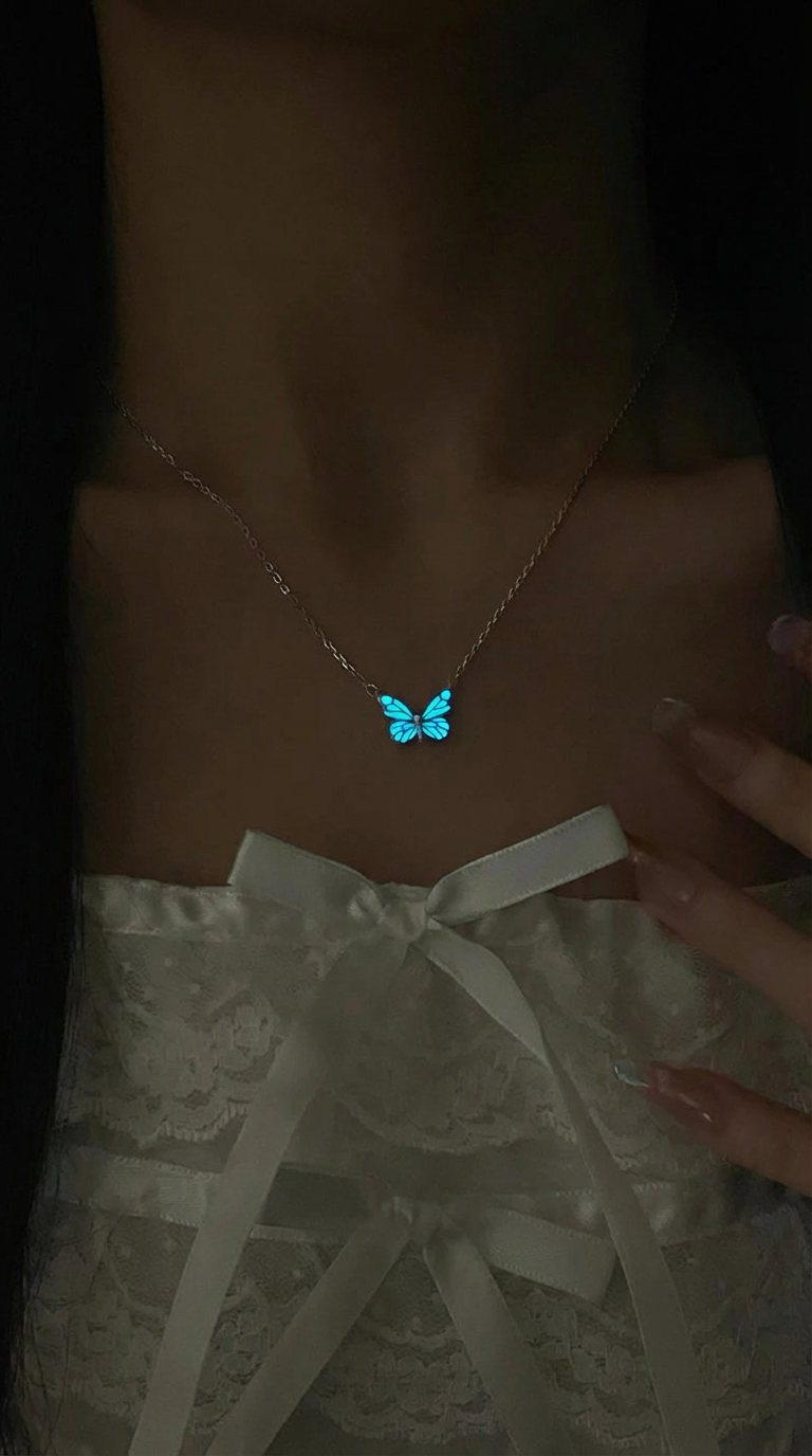 Marta - Colar com Pendente Borboleta