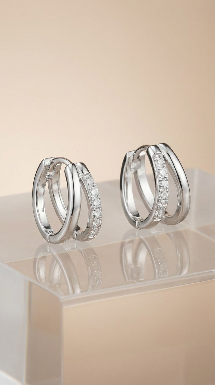 Valeria - Brincos Huggie de Argola com Cristais