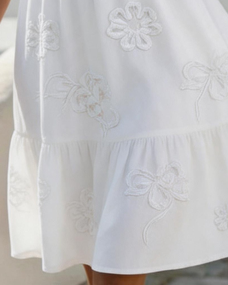 Flor | Vestido bordado com folhos delicados