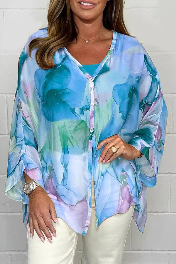 Blusa Folgada com Botões e Estampado de Aguarela