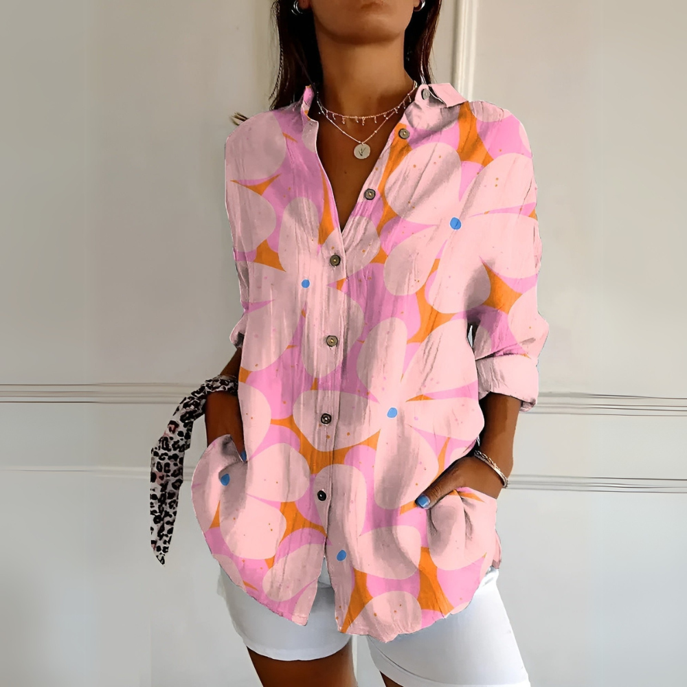 Blusa Floral Abotoada com Mangas Compridas e Corte Folgado