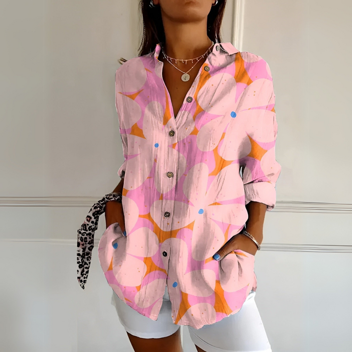 Blusa Floral Abotoada com Mangas Compridas e Corte Folgado