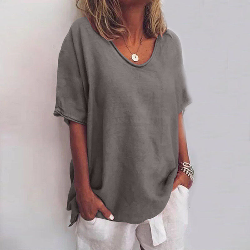 Blusa Folgada com Decote Redondo e Mangas Enroladas
