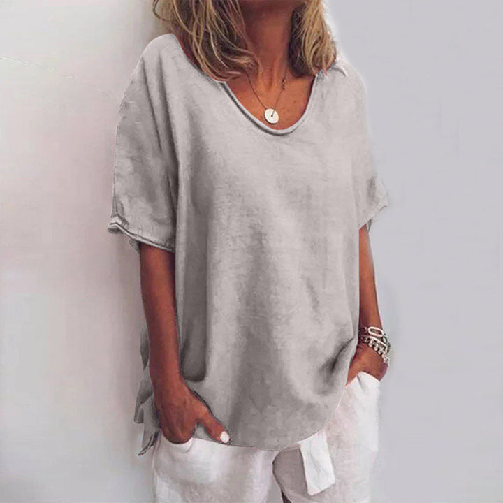 Blusa Folgada com Decote Redondo e Mangas Enroladas