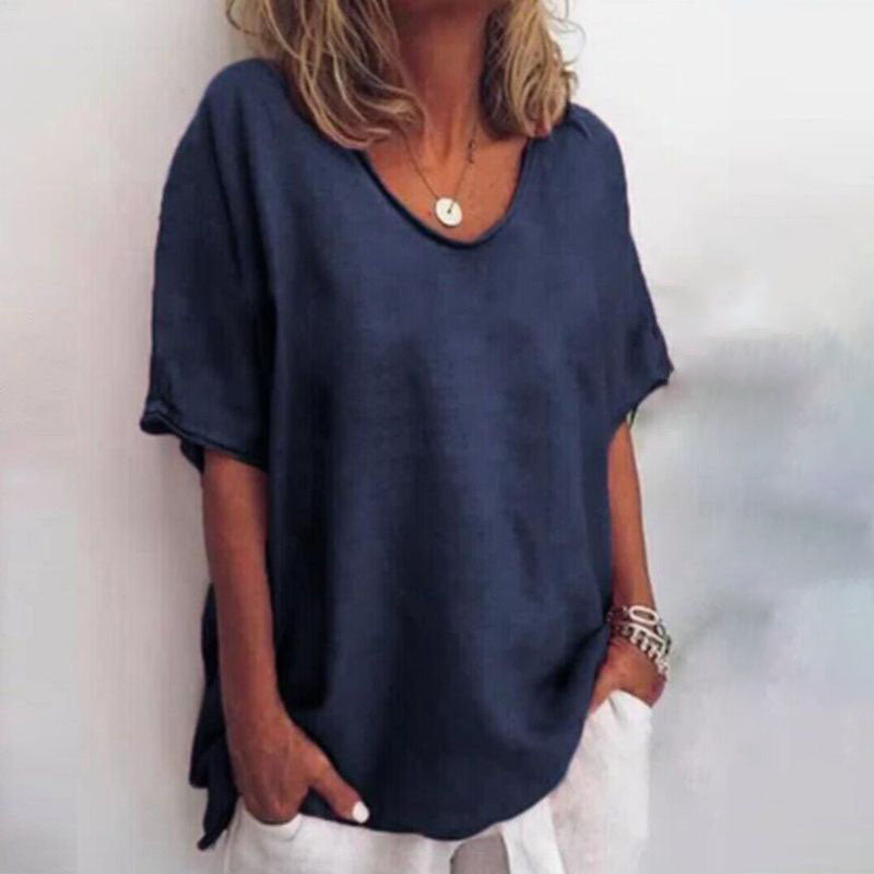 Blusa Folgada com Decote Redondo e Mangas Enroladas