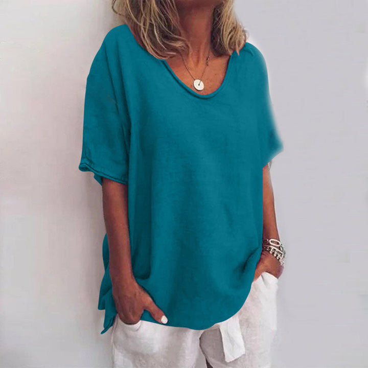 Blusa Folgada com Decote Redondo e Mangas Enroladas