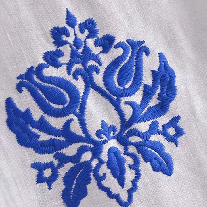 Saia Azul e Branca