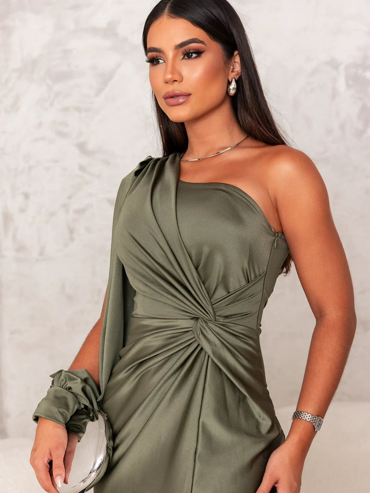 Aura Divine - O Vestido Elegante