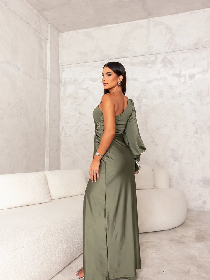 Aura Divine - O Vestido Elegante
